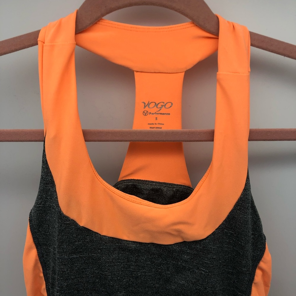Vogo athletic tank with built in shelf size small